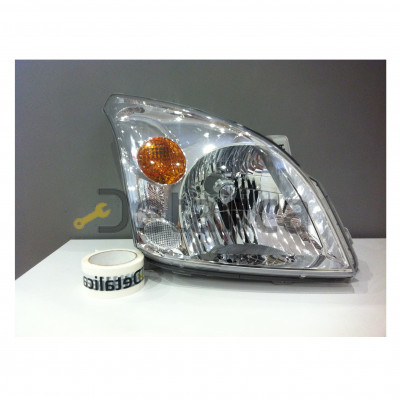 Фара правая для Тойота Прадо 120 оригинал под корректор