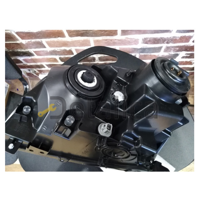 Фара правая для Сузуки Гранд Витара 5 дв Depo