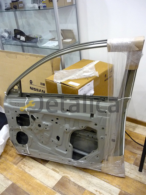 Дверь передняя правая для Ниссан Альмера G15 оригинал