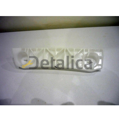 Крепление переднего бампера правый Ниссан Альмера G15