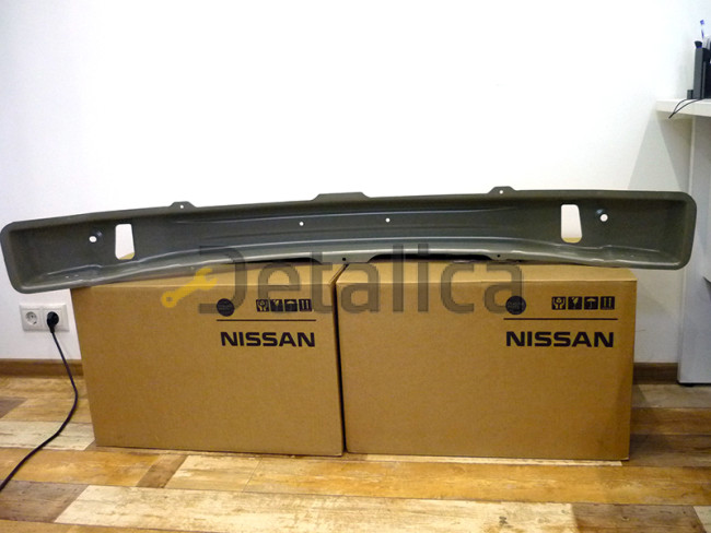 Усилитель переднего бампера Ниссан Альмера G15 оригинальный