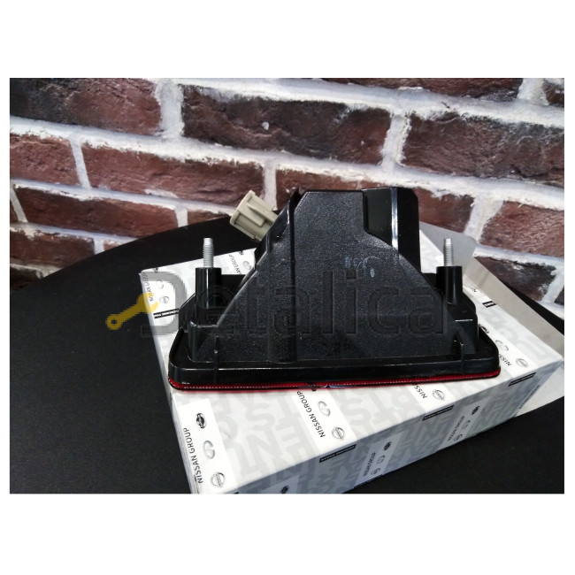 Фонарь в задний бампер для Ниссан Патфайндер Р52 оригинал