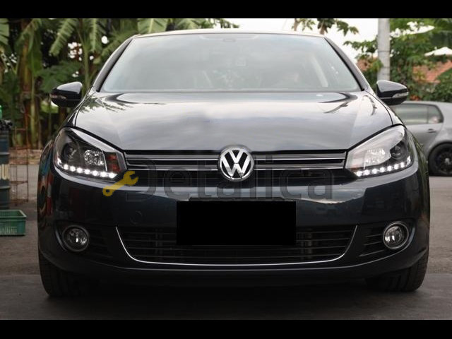 Фара тюнинг комплект линзованная с регуляторм мотора DRL дневные ходовые огни внутри черная для Фольксваген Гольф 6 от 2009 (Devil Eyes)