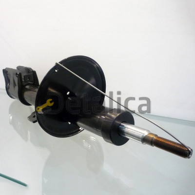 Стойка амортизатора передняя правая для Ниссан Террано D10 оригинал