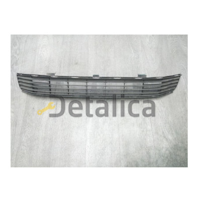 Решетка бампера передняя централ для Тойота Камот V50 от 2011 (Китай)