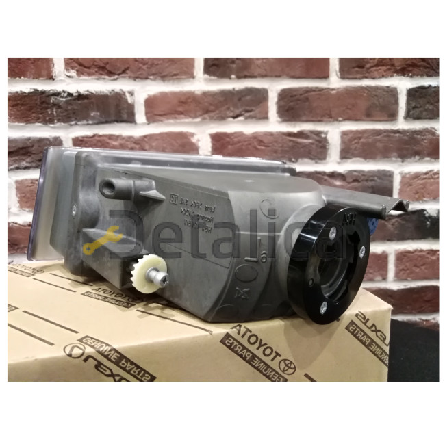 Фара противотуманная правая оригинал для Тойота Прадо 120