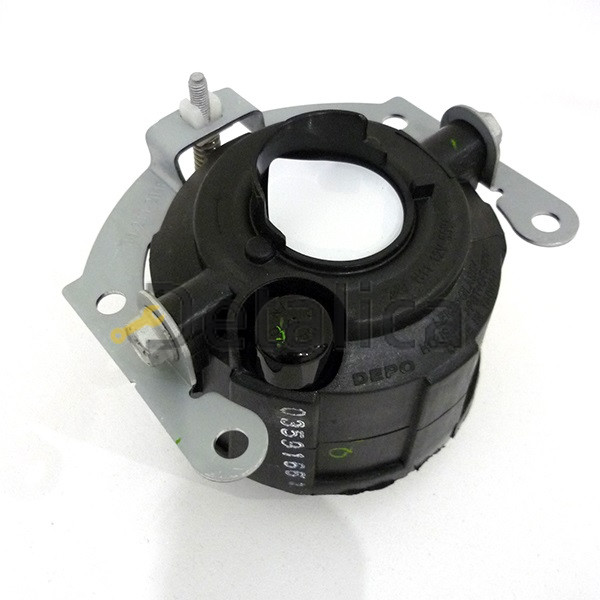 Фара противотуманная левая=правая Митсубиси L200 Depo