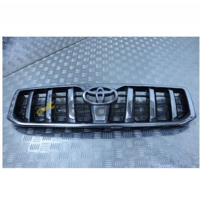 Решетка радиатора оригинал хром-черный для Тойота Прадо 120