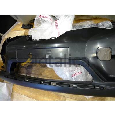 Бампер передний для Ниссан Х-Трейл Т32 оригинал под парктроники 4 шт , под омыватели фар 