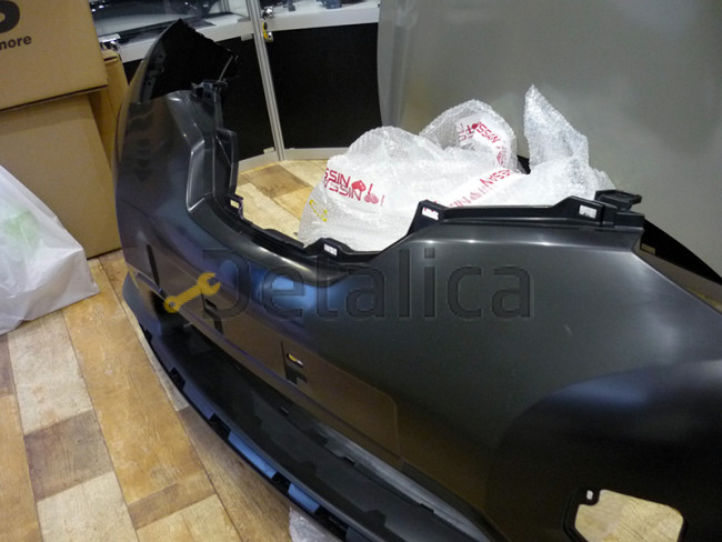 Бампер передний для Ниссан Х-Трейл Т32 оригинал под парктроники 4 шт , под омыватели фар 