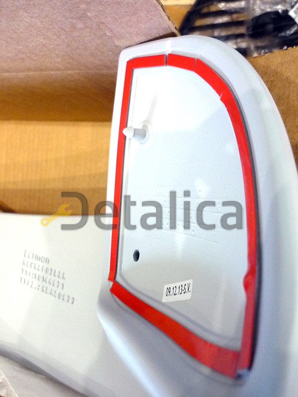 Спойлер для Ниссан Жук (на дверь багажника) оригинал