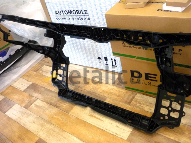 Суппорт  радиатора для Хендай Санта Фе 2 от 2006 до 2009 (Тайвань)