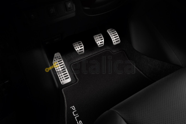 Накладки на педали алюминиевые МКПП для Ниссан Центра В17