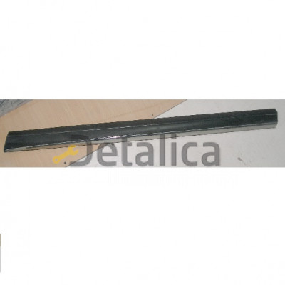 Молдинг кузова правый на переднюю дверь для Ниссан Мурано Z51 оригинал