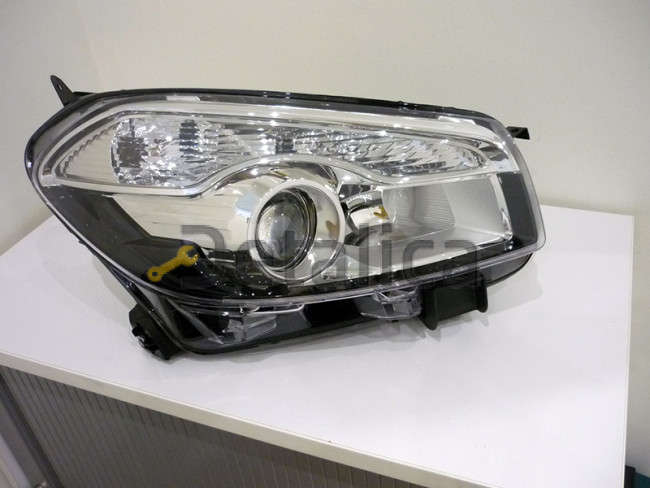 Фара правая линзованная для Ниссан Кашкай J10 рестайлинг ксенон