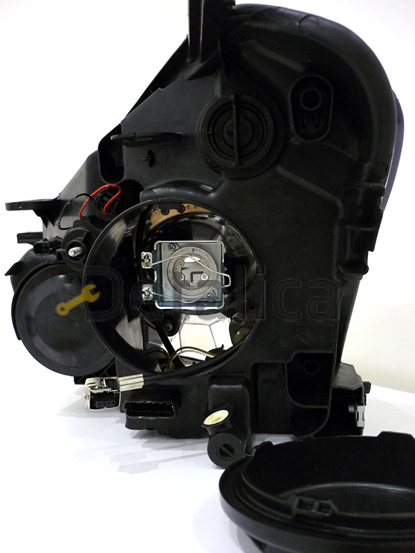 Фара правая линзованная для Ниссан Кашкай J10 рестайлинг ксенон