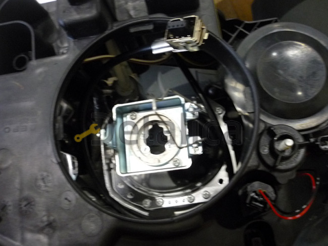 Фара правая линзованная для Ниссан Кашкай J10 рестайлинг ксенон