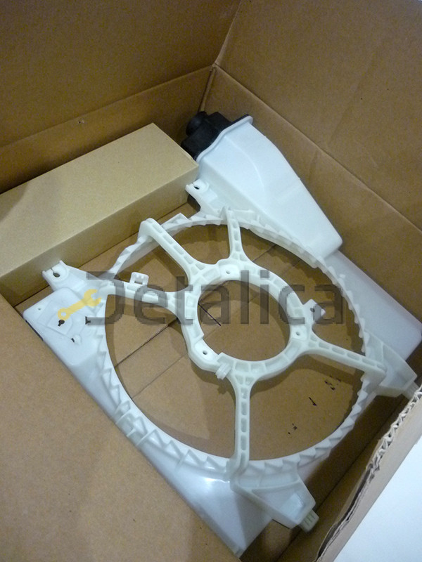 Корпус диффузора радиатора с бочком для Киа Пиканто рестайлинг (Оригинал)