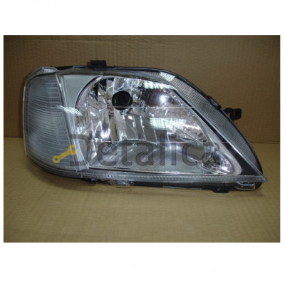 Фара правая китай для рено логан от 2005
