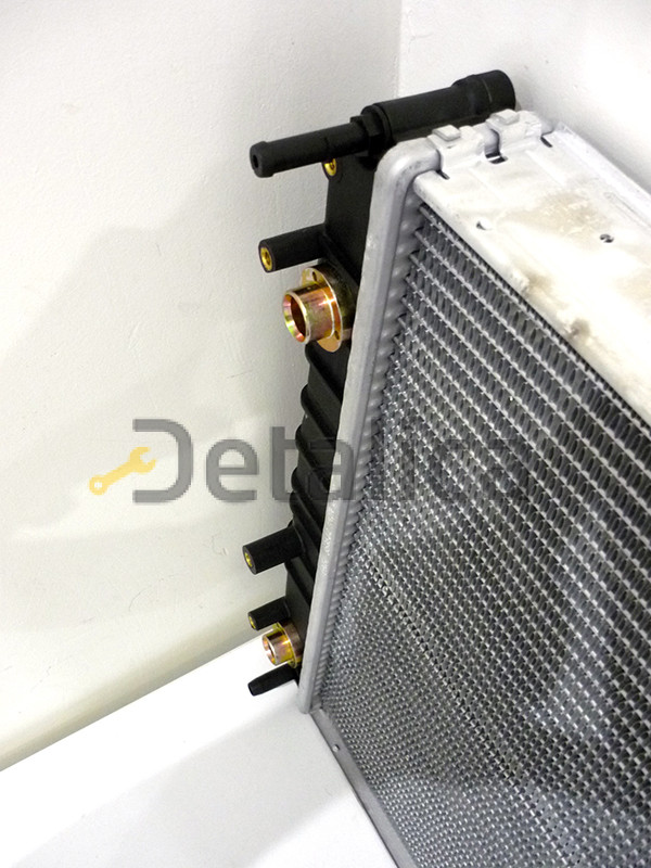 Радиатор охлаждения Audi A8 3.8-4.2 Termal обратка сверху