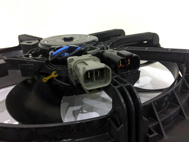 Диффузор радиатора охлаждения Ниссан Сентра B17 оригинал