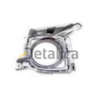 Решетка переднего бампера левая с отв. под туманку Тойота Лэнд Крузер 200 2012