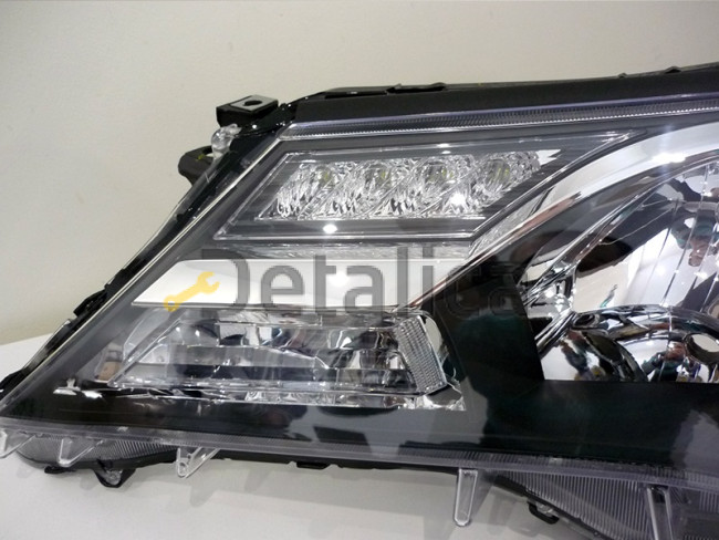 Фара левая для Тойота Рав 4 2013 диоды и ксенон