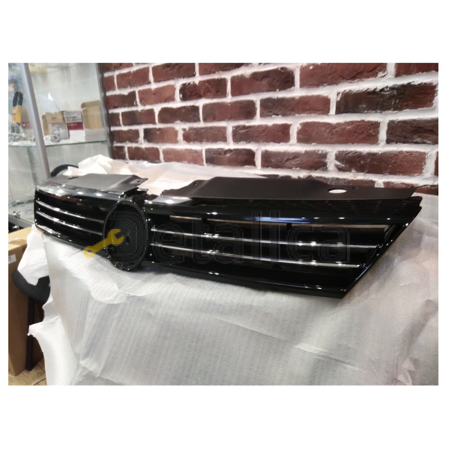 Решетка радиатора хром-серый для Фольксваген Джетта 6 от 2011 (Тайвань)