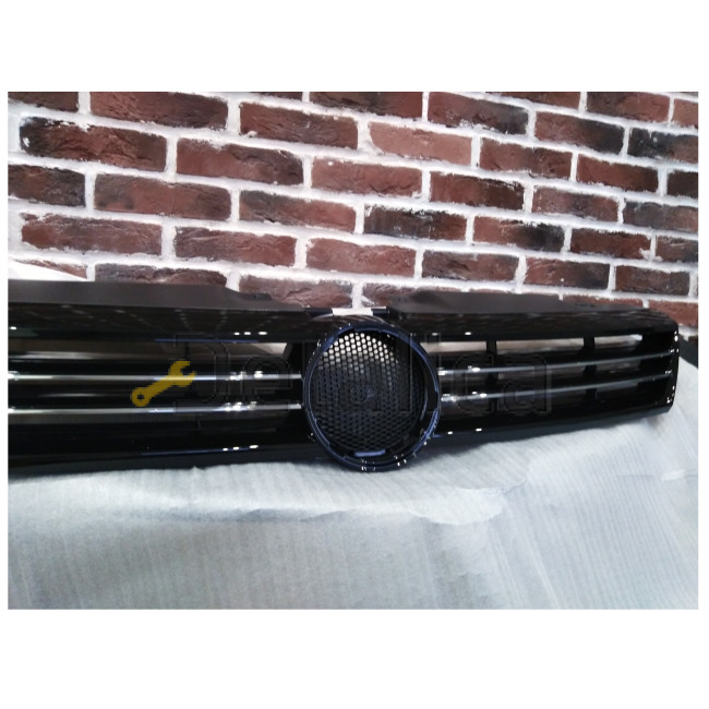 Решетка радиатора хром-серый для Фольксваген Джетта 6 от 2011 (Тайвань)