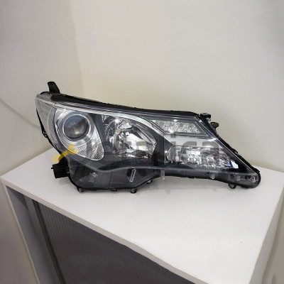 Фара правая для Тойота Рав 4 2013 диоды и ксенон