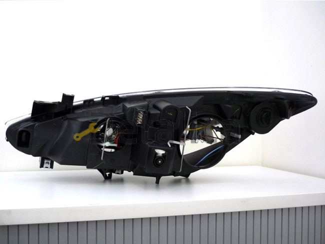 Фара правая линзованная для Пежо 307 Депо