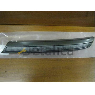 Молдинг решетки радиатора левая модели без серебристого молдинга для Тойота Королла от 2006 (оригинал)