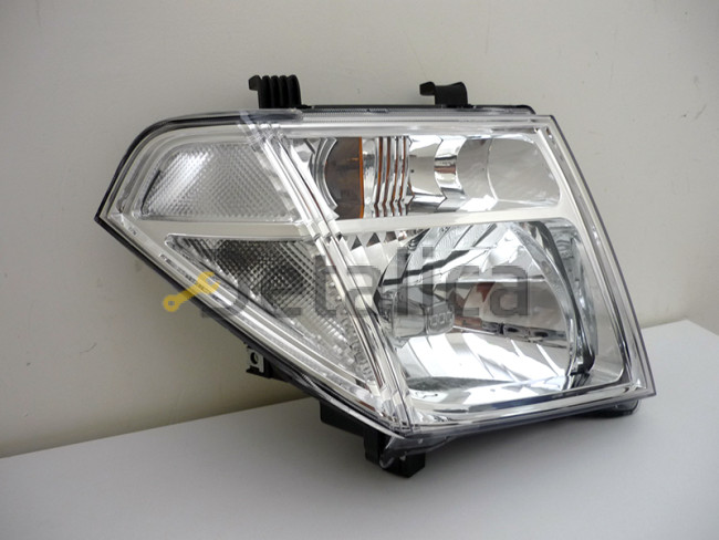 Фара правая для Ниссан Навара