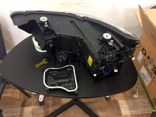 Фара правая с регулятором мотора ксенон D3S для Ауди А1 от 2010 (Depo) диодная