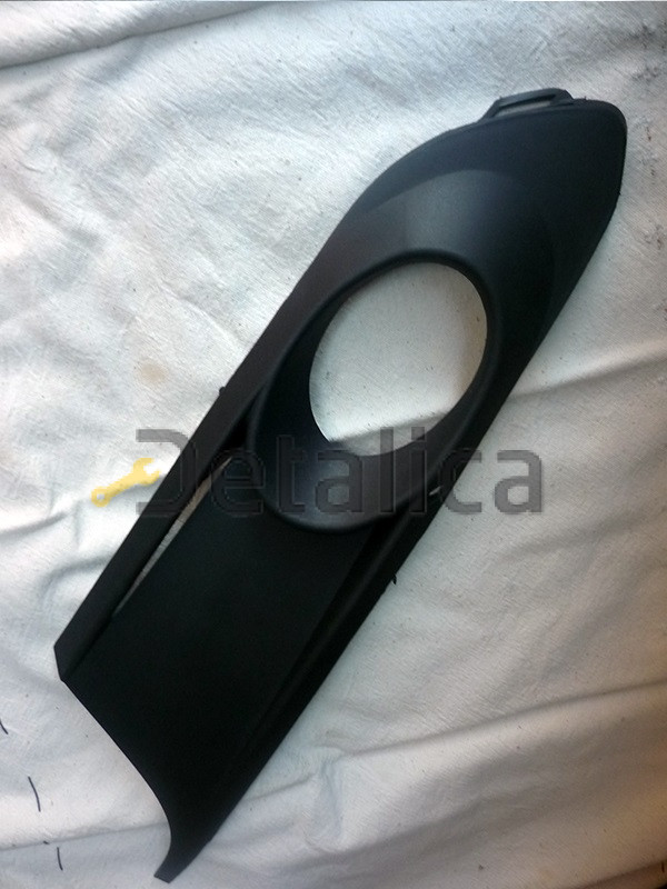 Решетка переднего бампера левая с отверстием под ПТФ для Фольксваген Джетта 6 (VI) от 2011 (Тайвань)