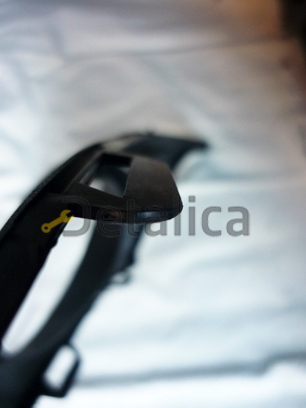 Решетка переднего бампера правая с отверстием под ПТФ для Фольксваген Джетта 6 (VI) от 2011 (Тайвань)