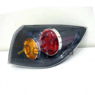 Фонарь задний внешний правый Мазда 3 хэтчбек 2004-2006