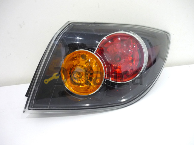 Фонарь задний внешний правый Мазда 3 хэтчбек 2004-2006