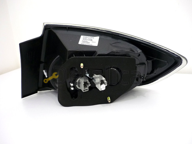 Фонарь задний внешний левый Мазда 3 седан 2004-2008 LED Eagle Eyes