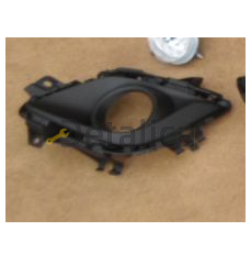 Решетка бампера передняя правая с отверстием  под противотуманку для мазда 6 от 2013