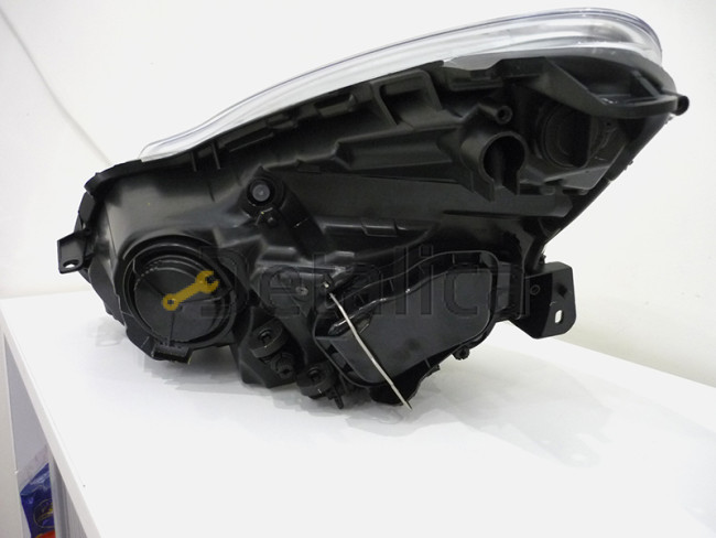 Фара правая для Opel Corsa D от 2011 внутри хром