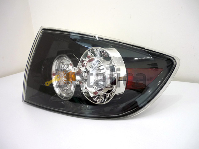 Фонарь задний внешний правый Мазда 3 седан 2004-2008 LED Eagle Eyes
