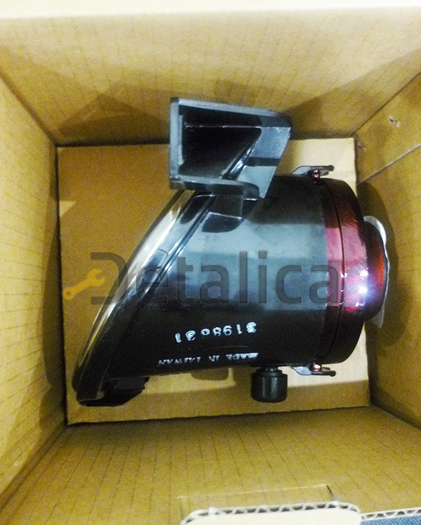 Фара противотуманная правая для Тойота Авенсис от 2003-2005 (Depo)