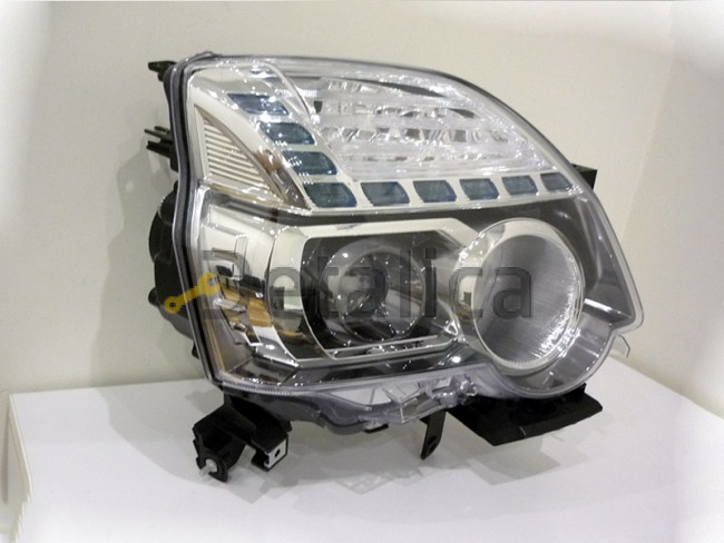 Фара правая для Ниссан Х-Трейл Т31 рестайл с линзой