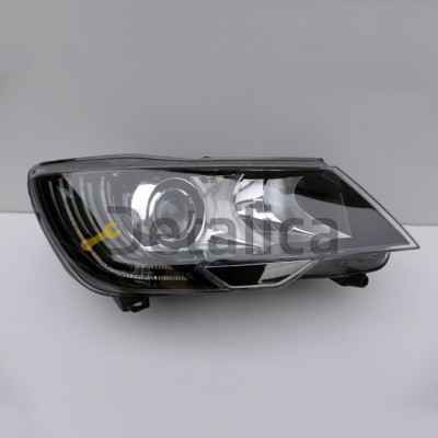 Фара правая для Шкода Суперб 2 внутри чёрная Depo