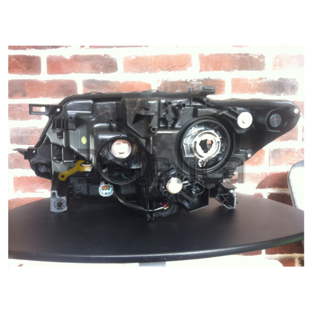 Фара правая для Ниссан Х-Трейл Т32 галоген ( корпус ) оригинал