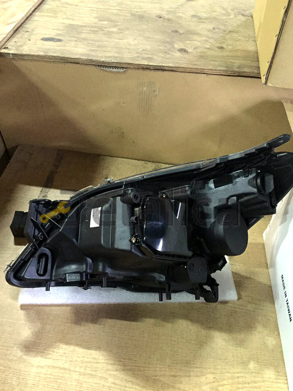 Фары тюнтнг комплект ксенон с светящимся ободком EAGLE EYES внутри хром для Опель Астра H