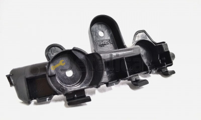 Renault KAPTUR крепление бампера передн прав (Тайвань) Renault KAPTUR крепление бампера передн прав (Тайвань)