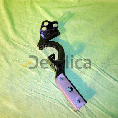 Петля капота левая для Мерседес 447 оригинал