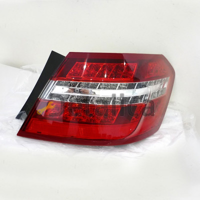 Фонарь задний внешний правый диод  AVANTGARD для Мерседес W212